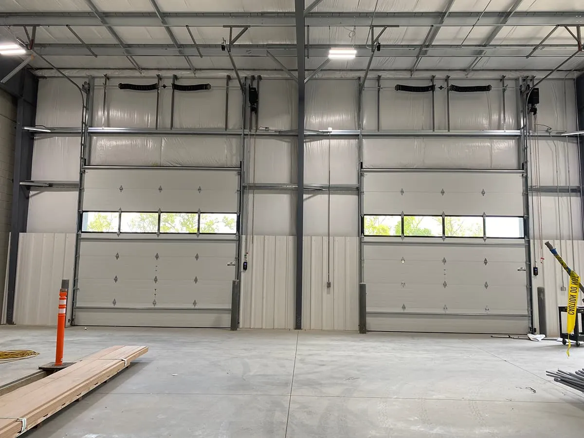 Commercial overhead garage door